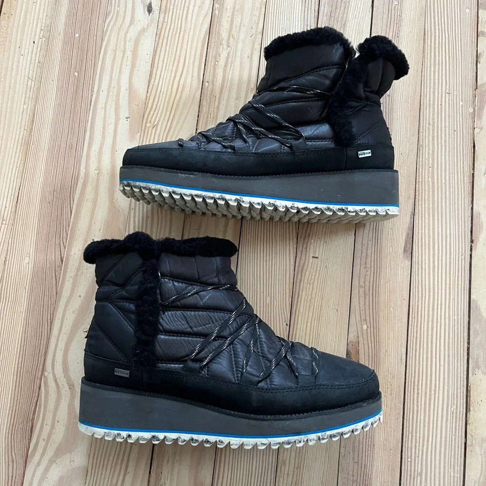 UGG‎ Cayden Waterproof Snow Boot Black Quilted Puffer Fur Trim 1098576 womens 9